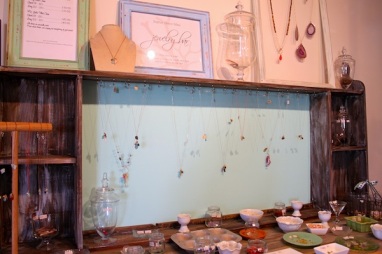 jewelry bar customize your own necklace on maui